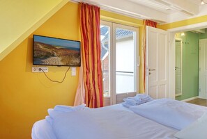 1 bedroom, iron/ironing board, WiFi, bed sheets