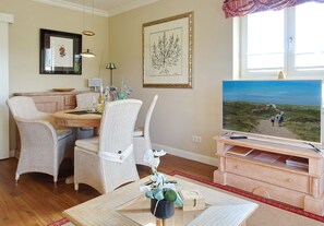 Unclassified image, 5 of 24, button - Haus Silvana, App. 5 - 2-raum Appartement mit ca. 55m ² Nutzfläche im Ersten OG mit Balkon Nach (Wenningstedt-Braderup (Sylt))