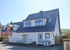 Exterior - Haus Silvana, App. 3 - 1-raum Appartement mit ca. 25m ² Nutzfläche im Erdgeschoss (Wenningstedt-Braderup (Sylt))