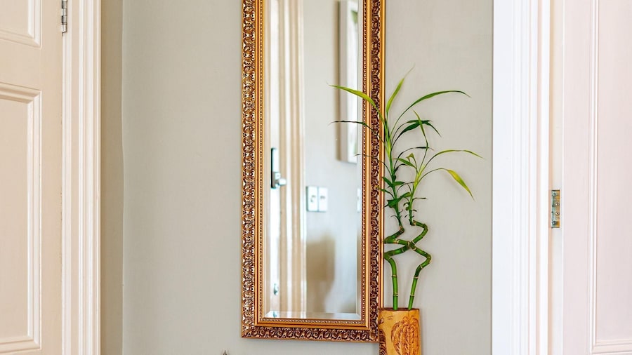 The Regency Studio 82cathedral