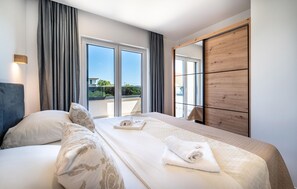 4 Schlafzimmer, Bügeleisen/Bügelbrett, Reisekinderbett, kostenloses WLAN