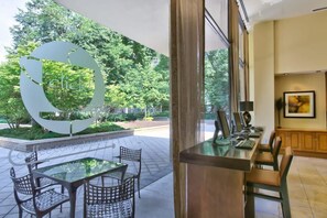 تناول الطعام