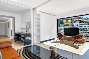 TV, offices