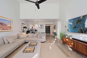 Una televisión, una oficina