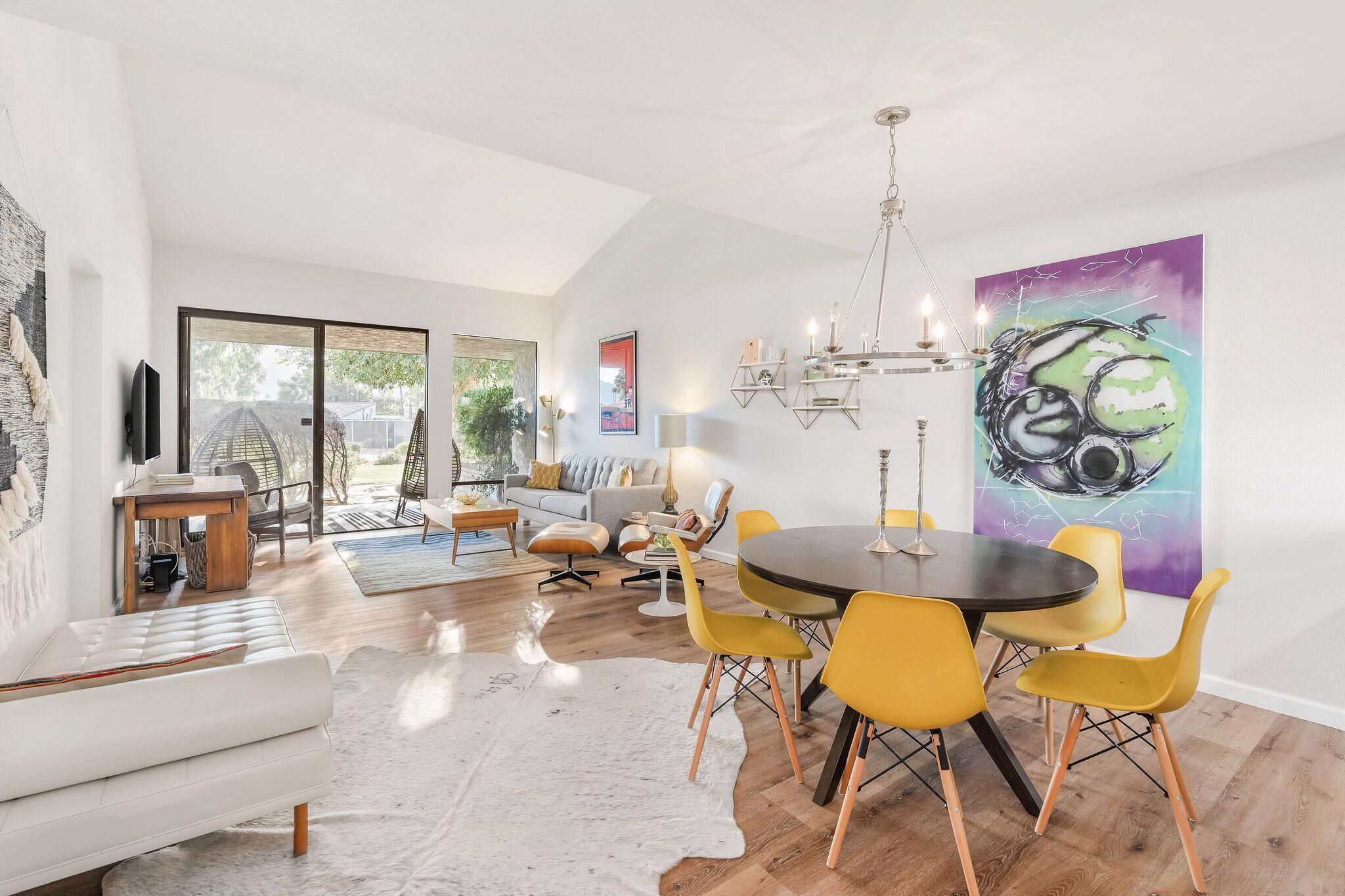 Serenity in the Sands: A Modern Desert Retreat