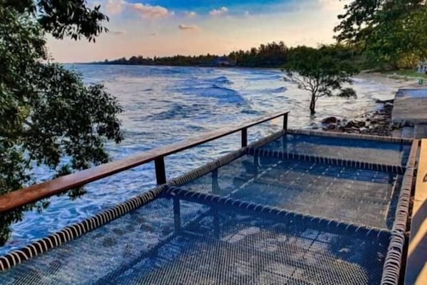 Kolam renang outdoor