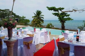 Outdoor dining - Sea Stone Hotel Sichon (Sichon)