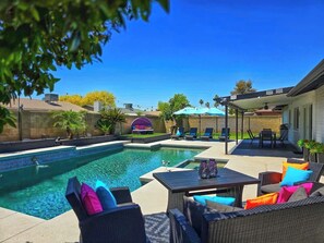 A heated pool - Sun Soaked Tempe Getaway -Pool, Spa, & Outdoor Fun (Tempe)