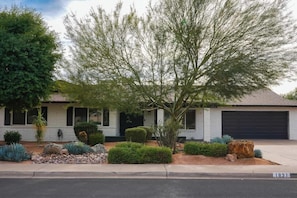 Exterior - Sun Soaked Tempe Getaway -Pool, Spa, & Outdoor Fun (Tempe)