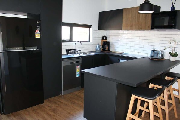Fridge, microwave, oven, stovetop
