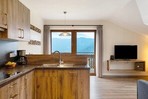 Interior - Apartment 'Furnerhof Apt Olpenglühn' with Mountain View, Shared Garden and Wi-Fi (Collepietra)