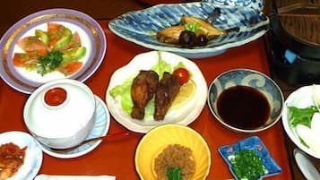 Comida y bebida