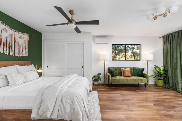 1 habitación, tabla de planchar con plancha, internet y ropa de cama 