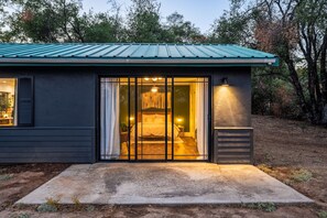 Exterior detail - Manzanita Rest - Remodeled Cabin in Mariposa (Mariposa County)