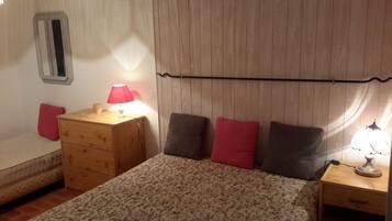 3 soverom, strykejern/-brett, reiseseng for barn og wi-fi (inkludert)