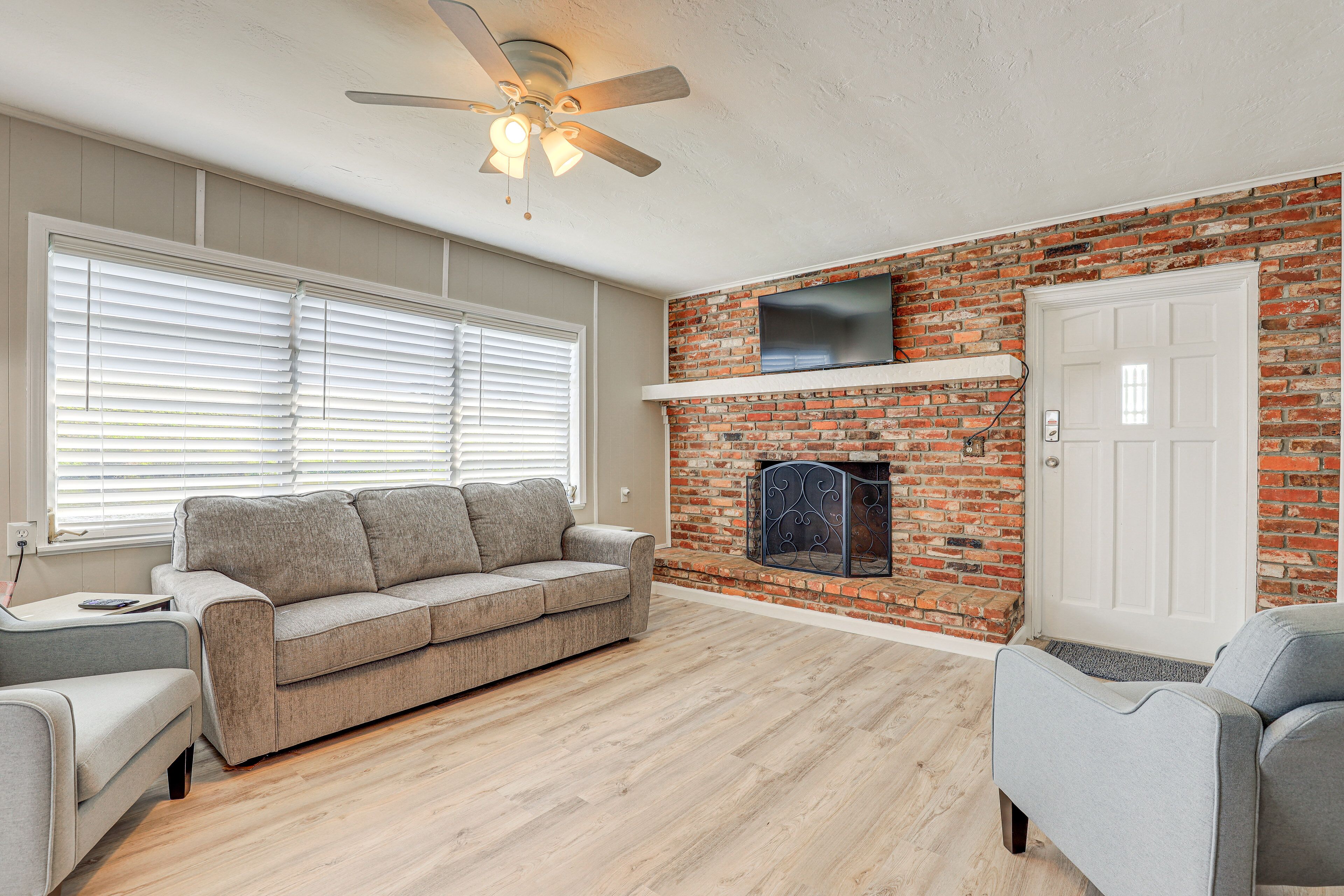 Sun-soaked Okeechobee Retreat W/ Canal Views! - Okeechobee, FL