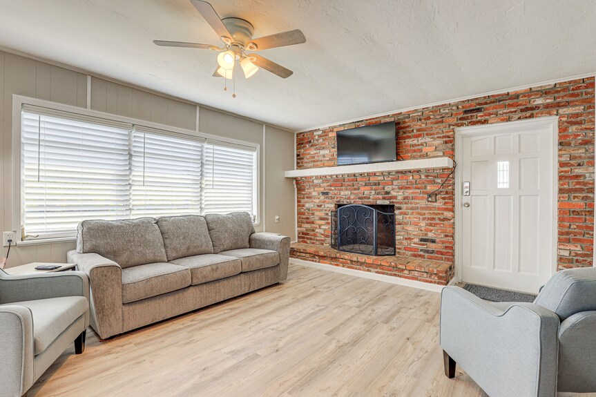Sun-soaked Okeechobee Retreat W/ Canal Views! - Okeechobee, FL