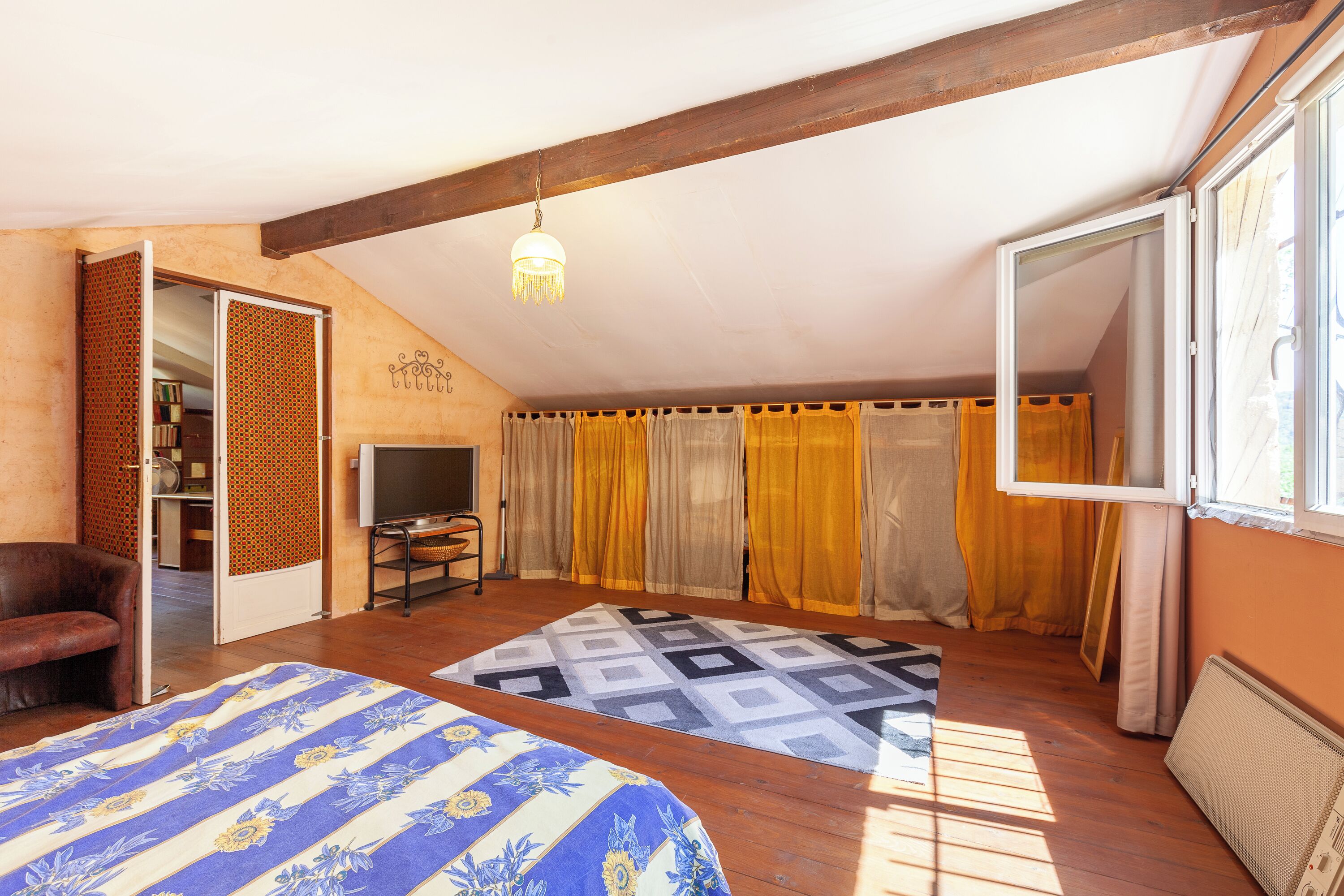 2 chambres, fer et planche à repasser, Wi-Fi gratuit, draps fournis