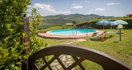 Farmhouse "Santa Lina - Lavanda" with Shared Pool, Private Veranda & Shared Garden