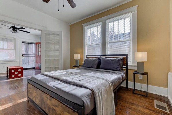 1 bedroom, desk, iron/ironing board, free WiFi - Midtown Memphis Gem | Bright, Cozy, Walkable (Memphis)