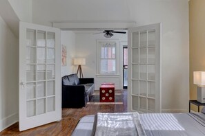 1 bedroom, desk, iron/ironing board, free WiFi