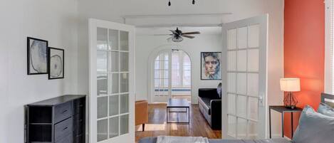 2 bedrooms, desk, iron/ironing board, free WiFi