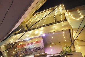 Unclassified image, 2 of 7, button - MAA VAISHNO GUEST HOUSE (Varanasi)