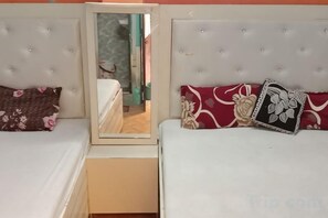 Unclassified image, 3 of 7, button - MAA VAISHNO GUEST HOUSE (Varanasi)