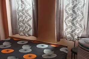 Room - MAA VAISHNO GUEST HOUSE (Varanasi)