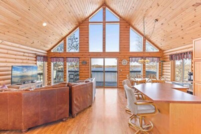 Hill Road Chalet on Benoit Lake in Spooner WI