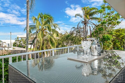 Serenity Cottage - Your Beachside Escape