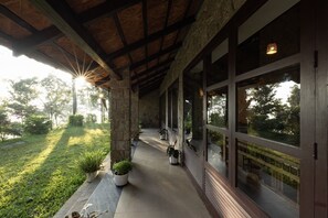 Terrace/patio - Avadale Munnar - Stag Groups Not Allowed (Udumbanchola)