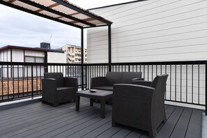 Rooftop terrace - FL House Naniwachō (Osaka)