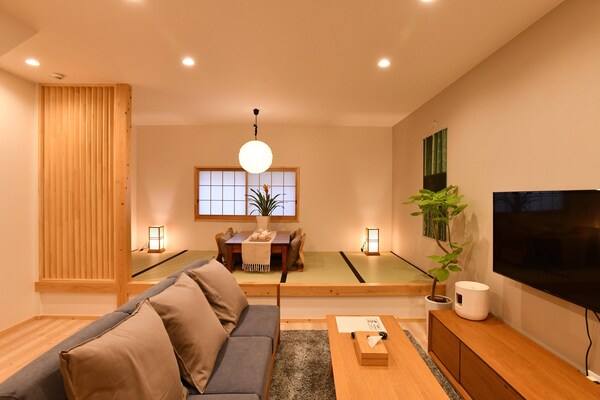 Fl House Naniwachō - Japón