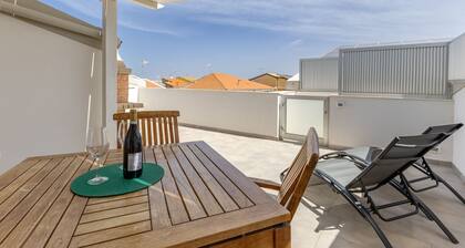 Apartment 'Appartamento Luna' with Sea View, Wi-Fi and Air Conditioning