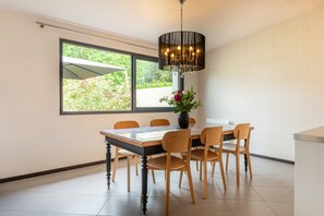 Dining - Holiday Home 'Le Loft with Jacuzzi' with Private Terrace, Garden & Wi-Fi (Saint Gildas De Rhuys)