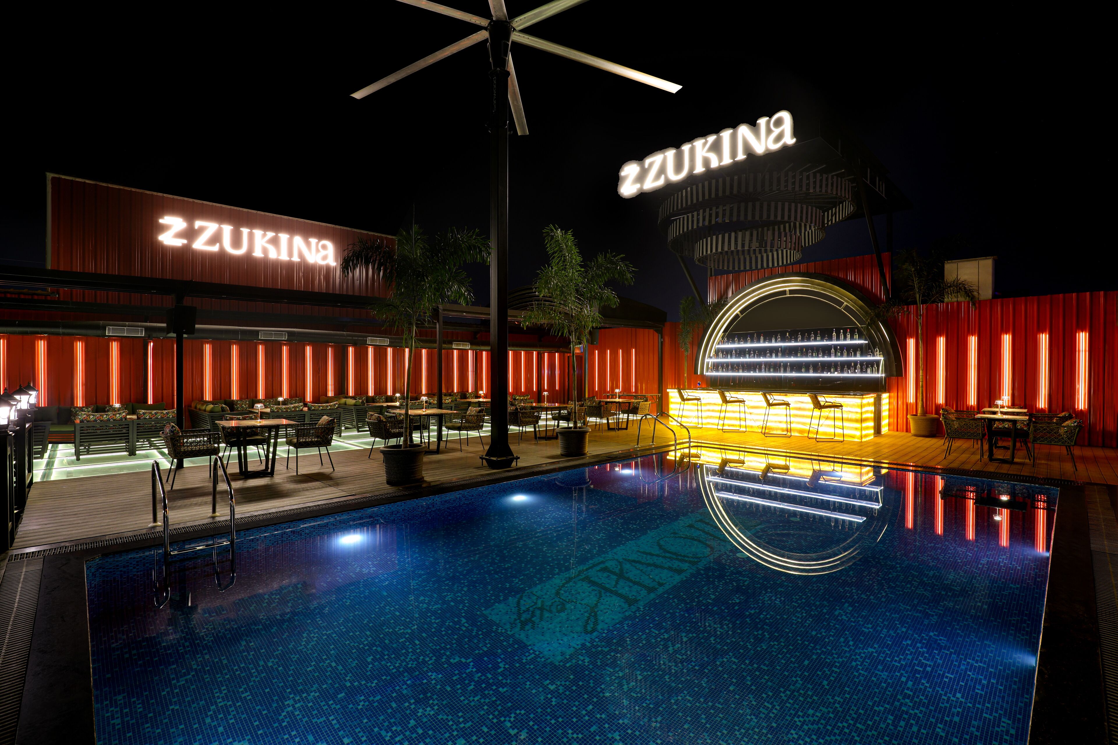 Bar accanto alla piscina