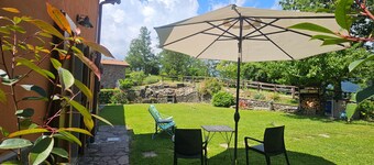 Holiday Home 'La Casina Rossa Della Fornace' with Mountain View, Private Garden and Wi-Fi