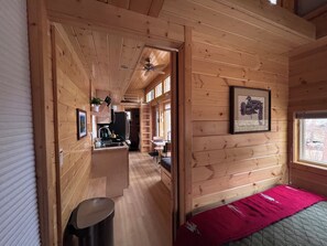 1 habitación, tabla de planchar con plancha, wifi gratis y ropa de cama 