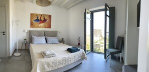 4 bedrooms, iron/ironing board, travel crib, free WiFi