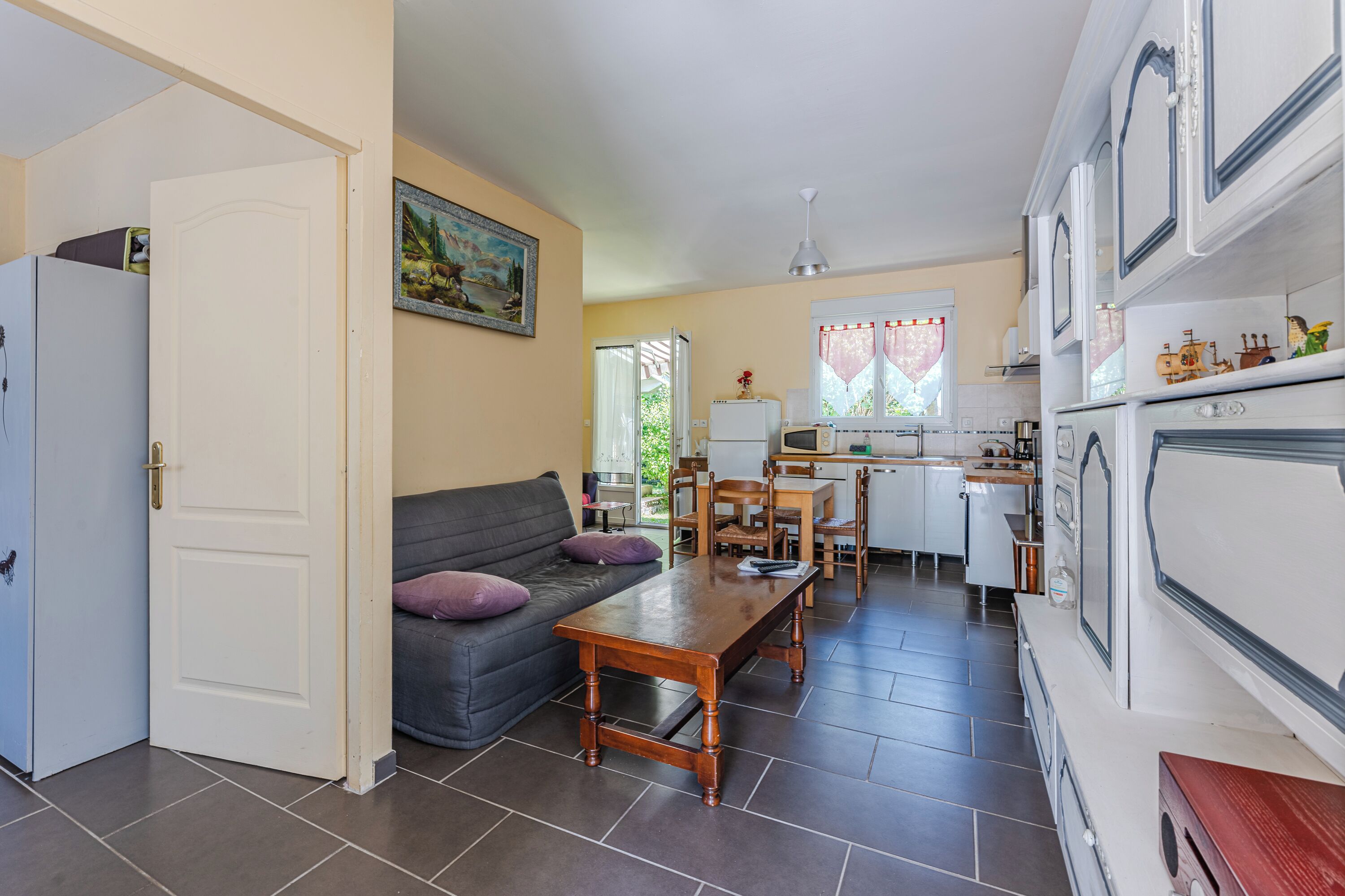 Fernseher, Videospiele, DVD-Player, Stereoanlage