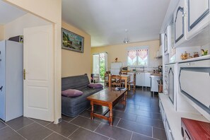 Télévision, jeux vidéo, lecteur de DVD, chaîne hi-fi