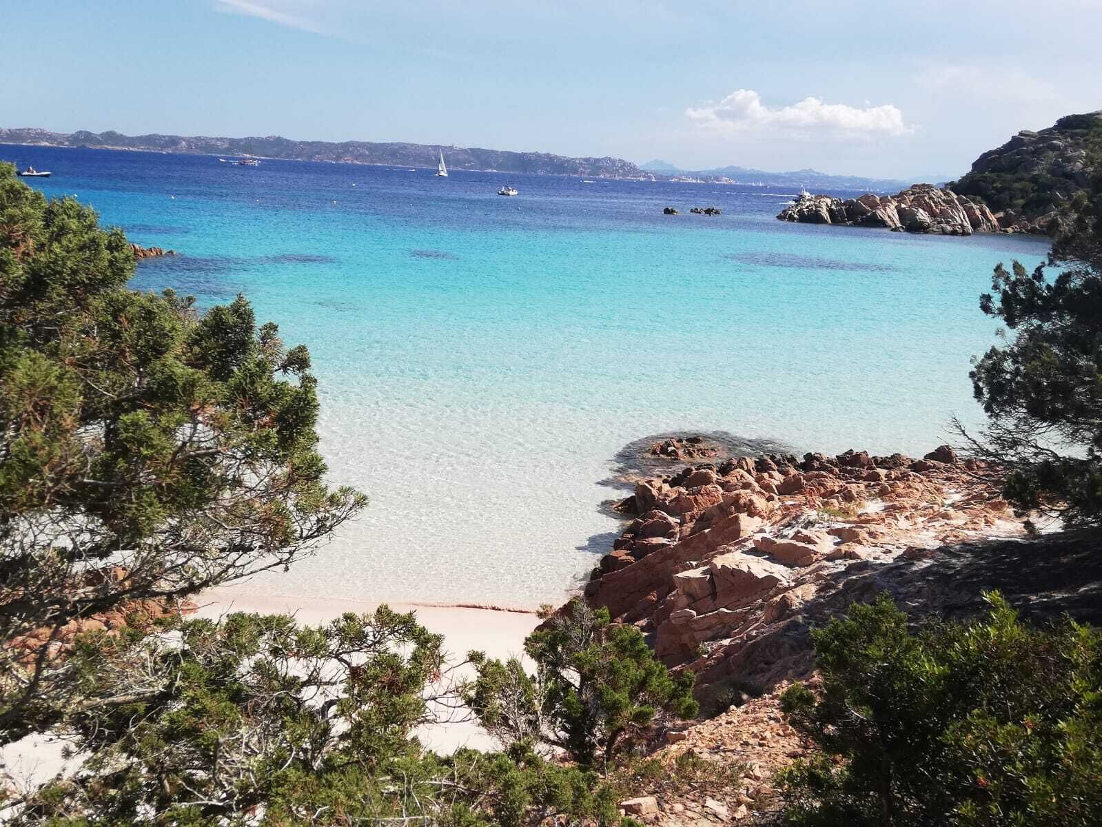 Una spiaggia nelle vicinanze