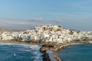 Una spiaggia nelle vicinanze