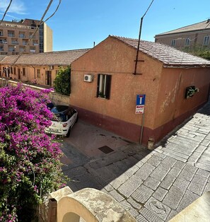 Property grounds - Vacation Home "Casa Silvia Trilo Calagavetta" near Beach with A/C (La Maddalena)