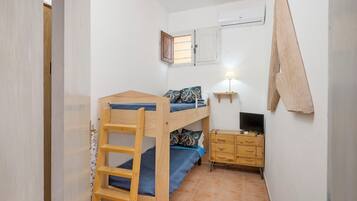 2 quartos, ferros/tábuas de passar roupa
