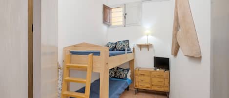 2 bedrooms, iron/ironing board