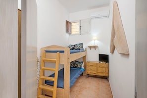 2 quartos, ferros/tábuas de passar roupa