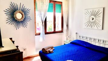 2 bedrooms, iron/ironing board