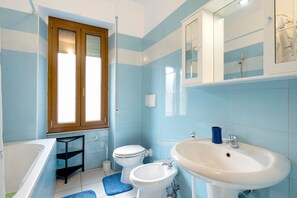 Douche, séchoir à cheveux